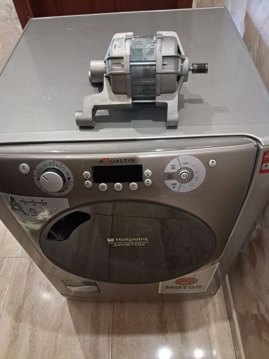 Ел.Двигател  за пералня  Ariston-Hotpoint