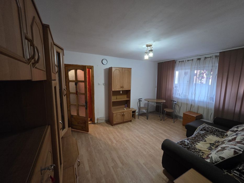 Apartament parter  3 camere craiovita 55mp