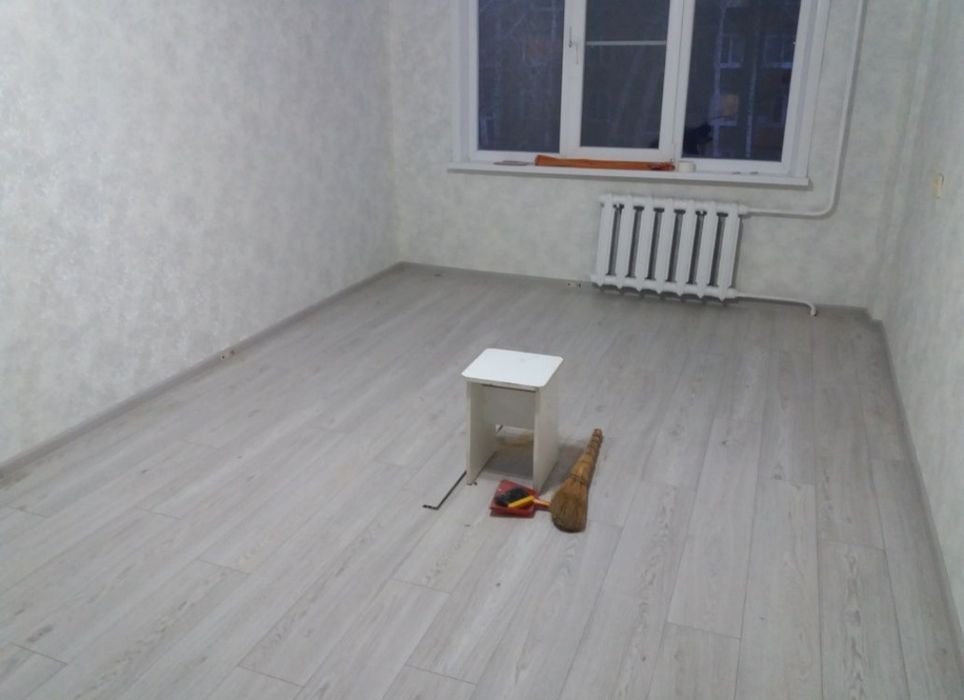 Настил Линолеума, укладка ламината, плинтус