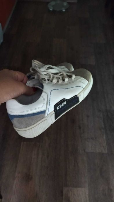 Кроссовки новые, кожаные