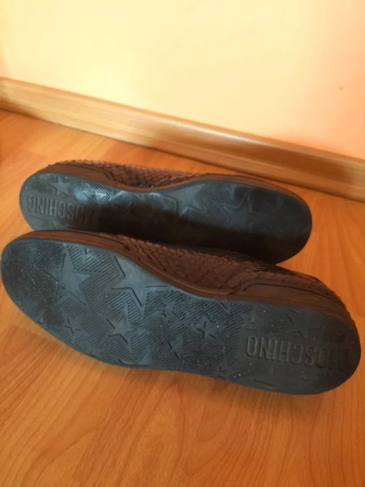 Adidași originali Moschino