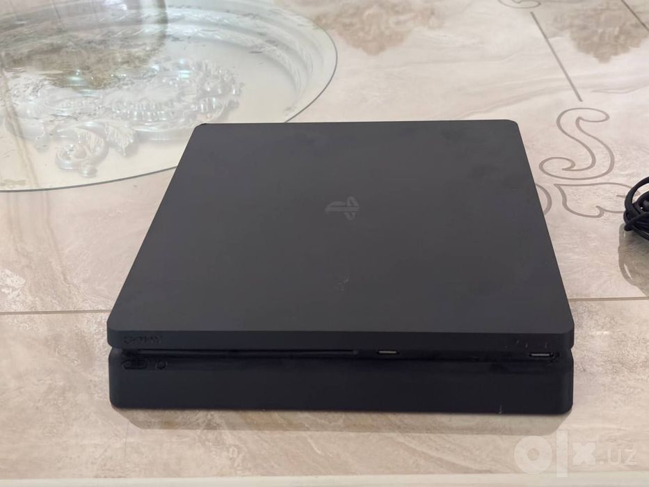 PlayStation 4 Slim 500GB idial holatda