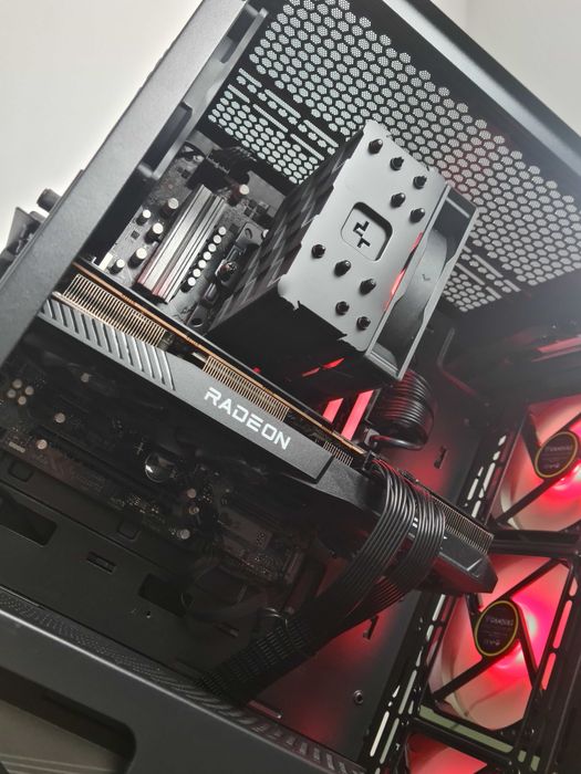 Геймърски Компютър! RTX 4060, Ryzen 5 7500F, 32GB DDR5 RAM - НОВ