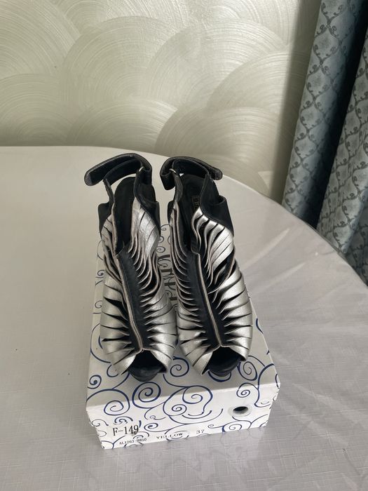 Продам каблук , срочно