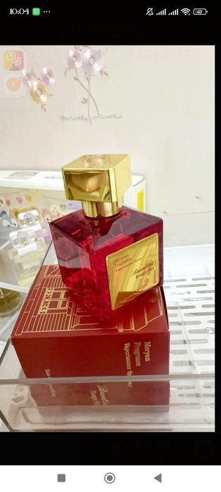Бакарат очень стойкий аромат,в упаковке