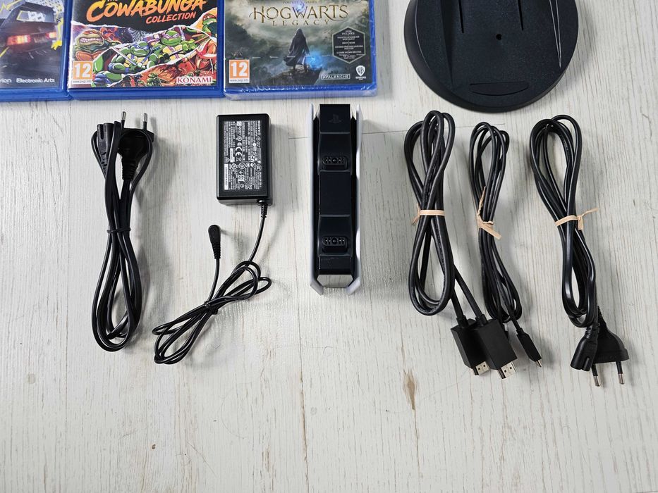 Playstation 5 дискова версия, пълен комплект със 6 игри