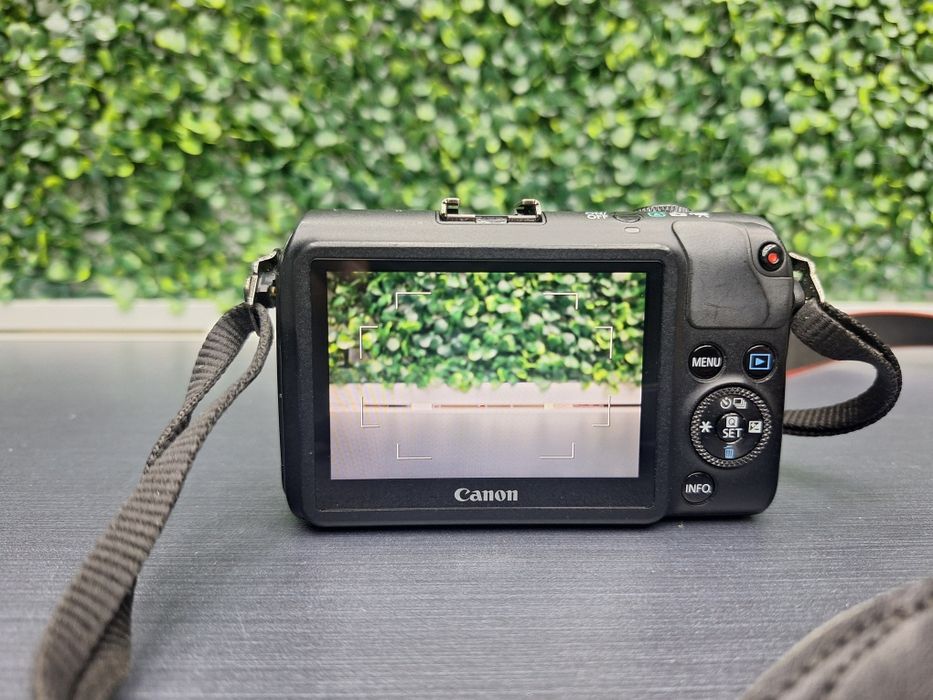 Canon EOS M  perfectă