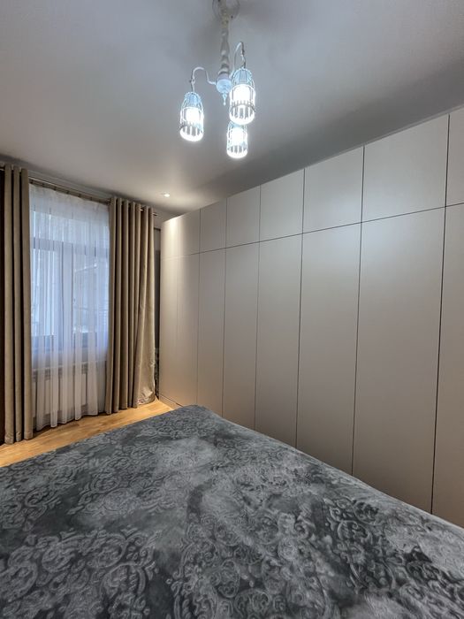 продаю свою 4-х комнатную квартиру