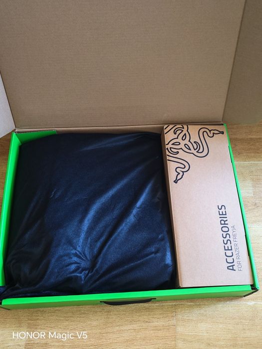 Perna cu feedback Razer Freyja Haptic Gaming Seat, HyperSpeed Wireless, Bluetooth (Black)