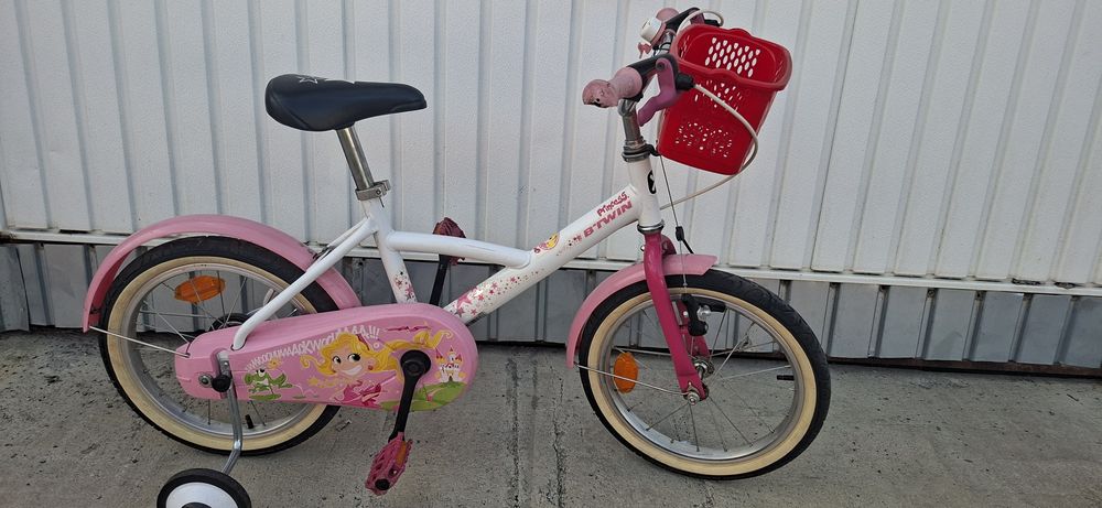 Bicicleta Btwin 16", pentru copii 4-7 ani.