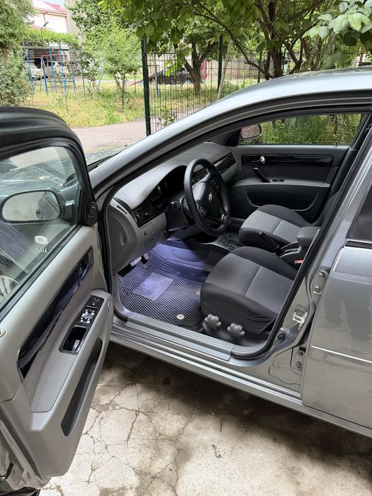 Lacetti 2013 yil, sotiladi 137000 probeg, xolati ideal