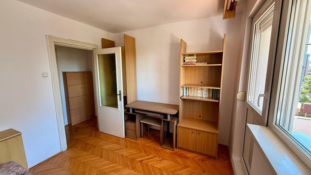 Proprietar vând ap. 2 camere în Oradea, bul. Dacia, et.4/8 decomandat