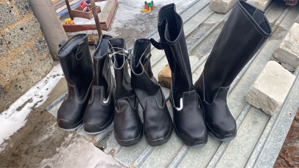 Продам сапоги новые