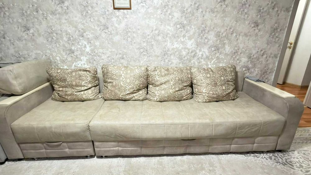 Продам б/у  диван