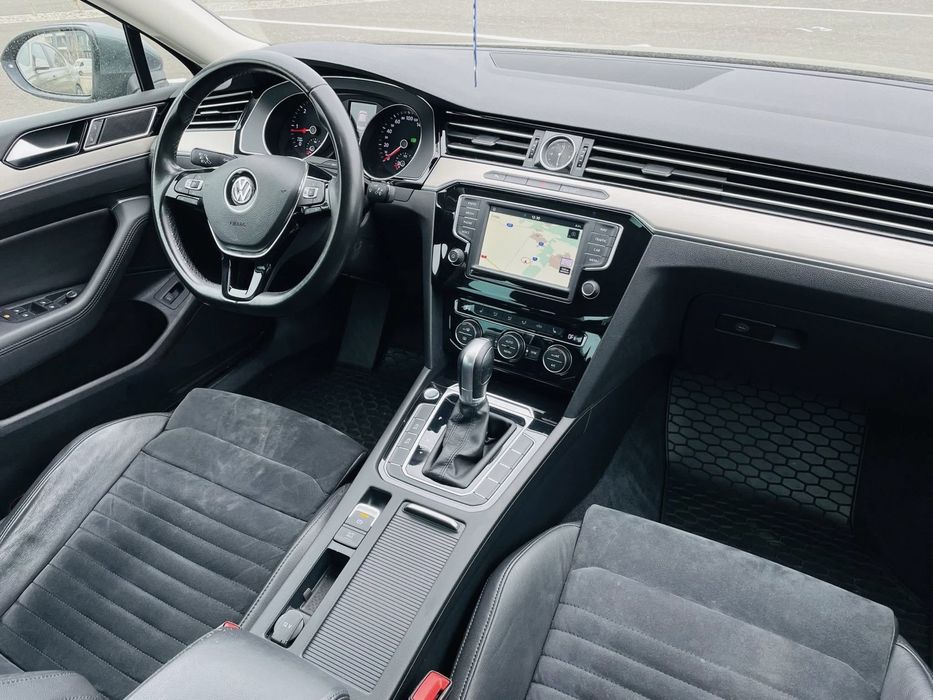 Volkswagen Passat B8 2017 Highline 2.0 TDI 190 cp DSG / 154.000 km /