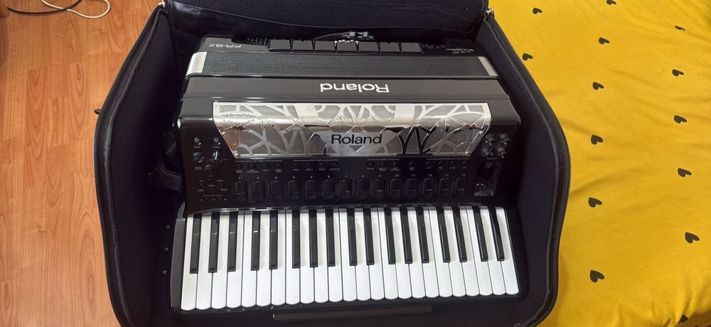 Acordeon Roland FR8X