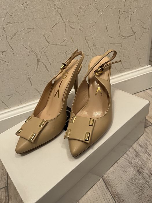 Женская обувь