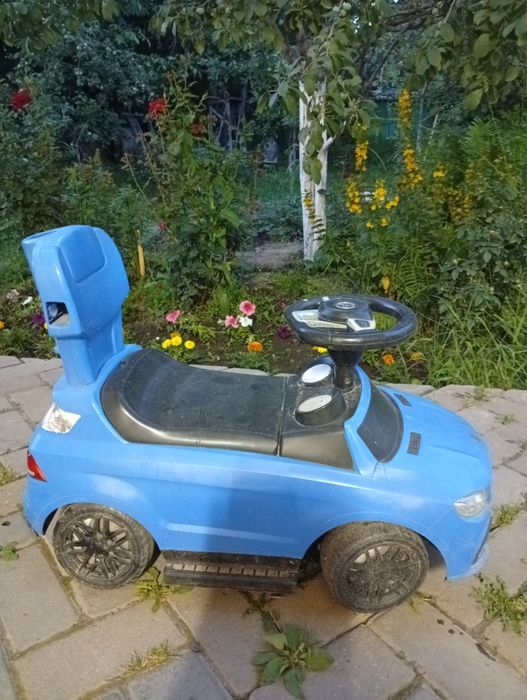 Продам детскую машинку