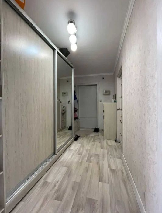 продается 2 ком квартира район Кунаева