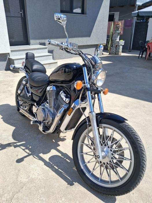 Vând suzuki intruder