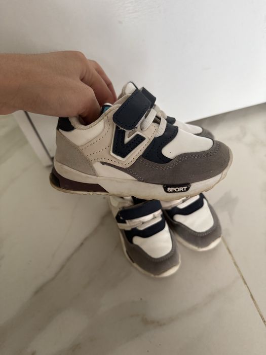 Продам кроссовку