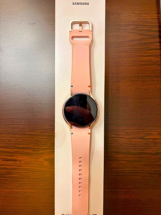 Samsung Galaxy Watch FE 40 mm. с гаранция