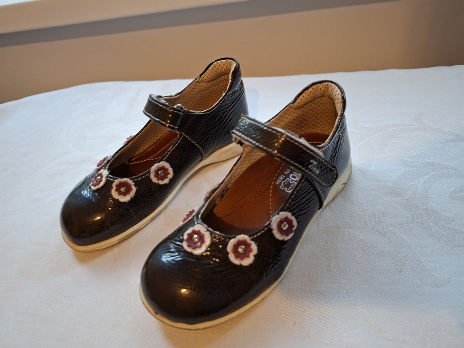 Pantofi fete Tino, piele, marime 30 int 18cm