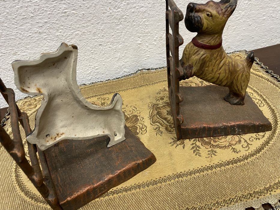 Френски чугунени стопери за книги