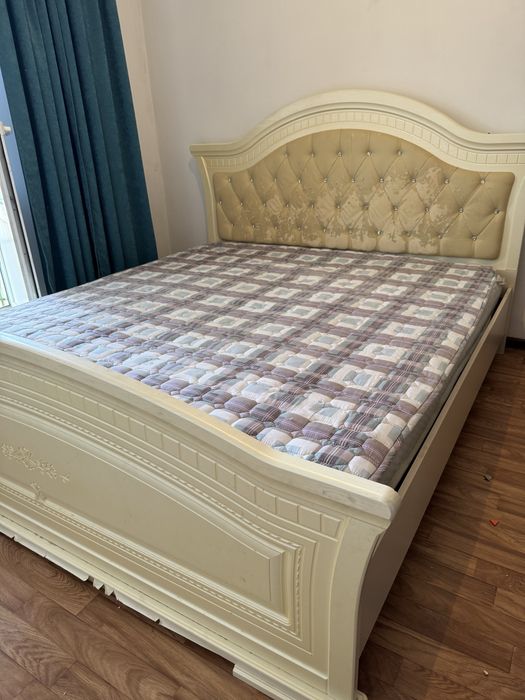 Спальный кровать