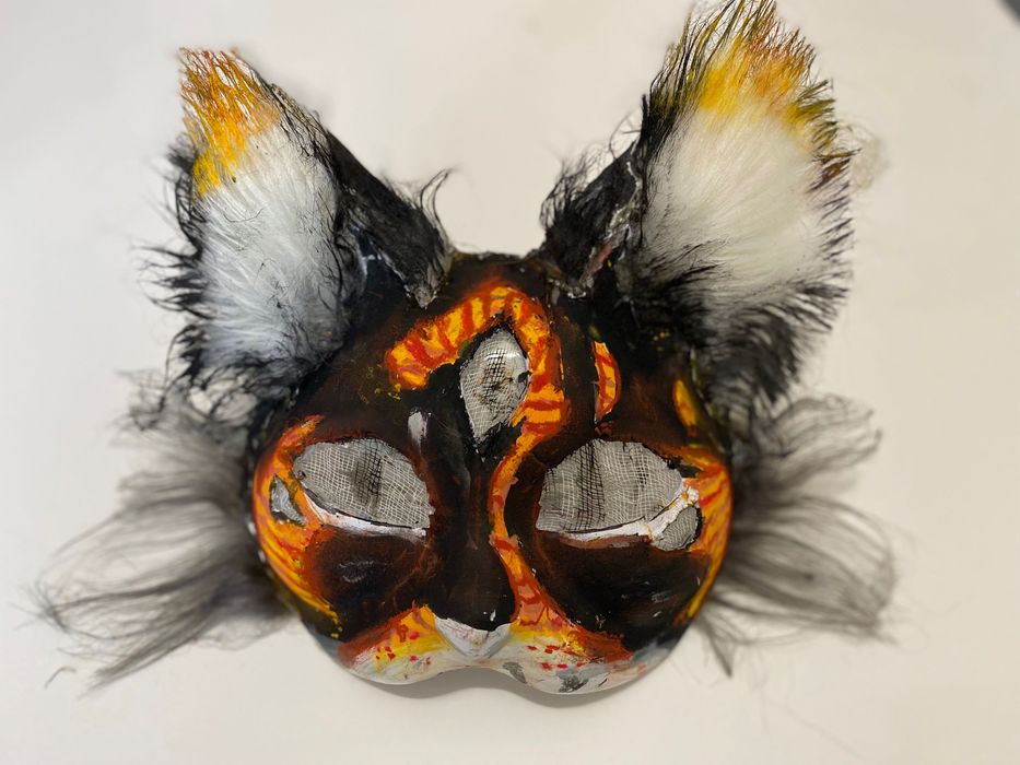 Продавам маски за квадробери и  териани, изработени ръчно!