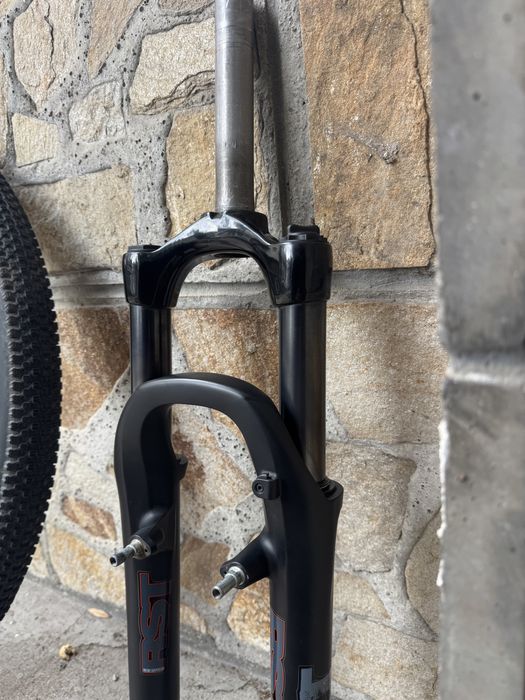 Вилка RST Dirt 100mm и капла NS