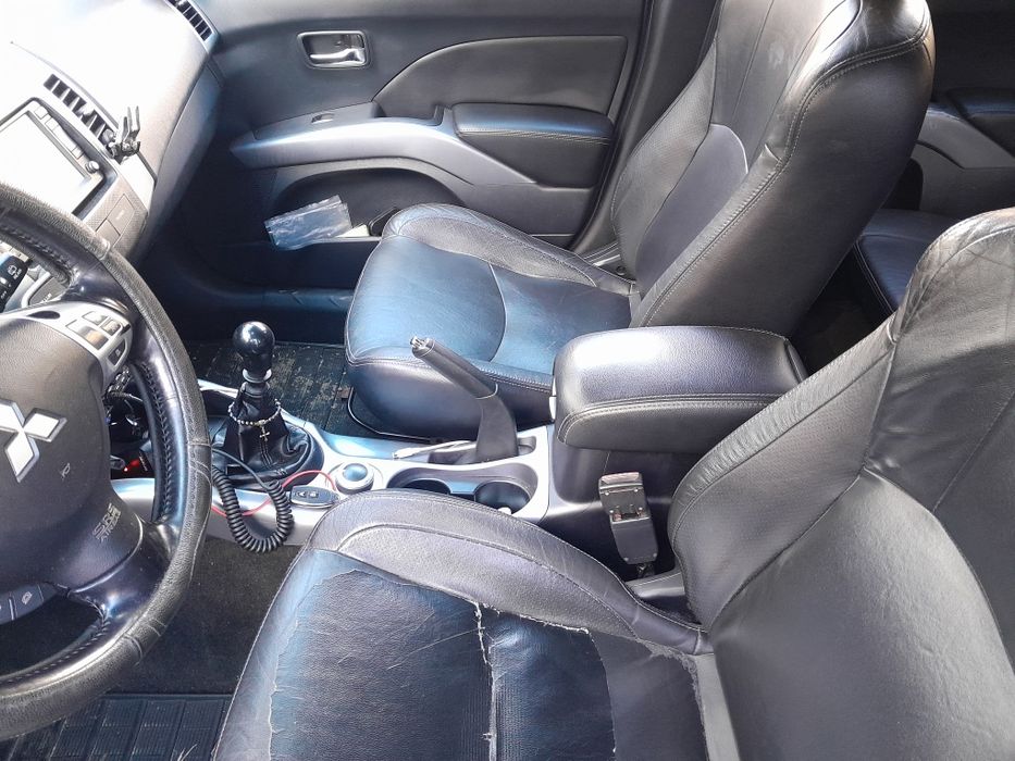 Vând Mitsubishi outlander 2