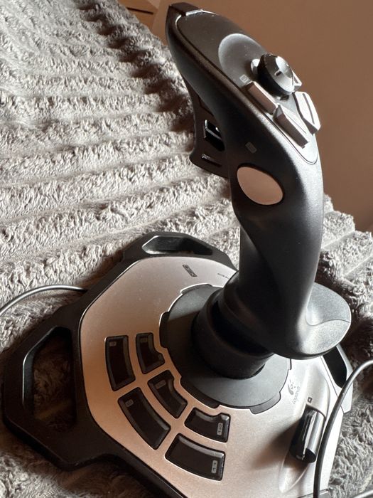 Vand joystick logitech extrem 3D pro