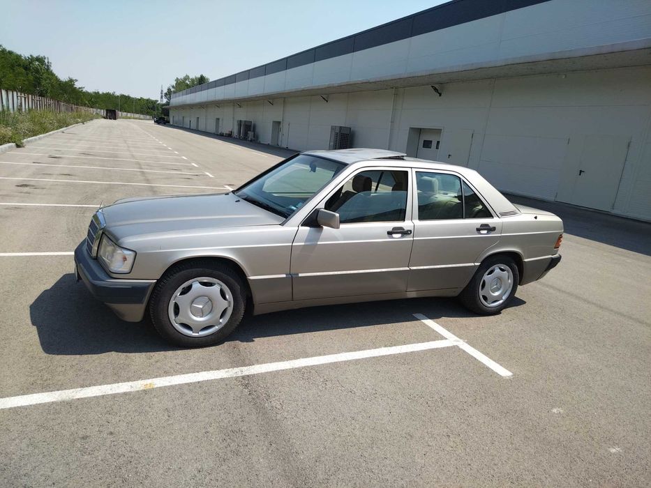 МЕРЦЕДЕС 190 2.0 Бензин