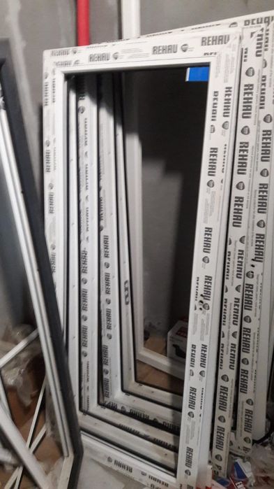 Продам.Окна.REHAU