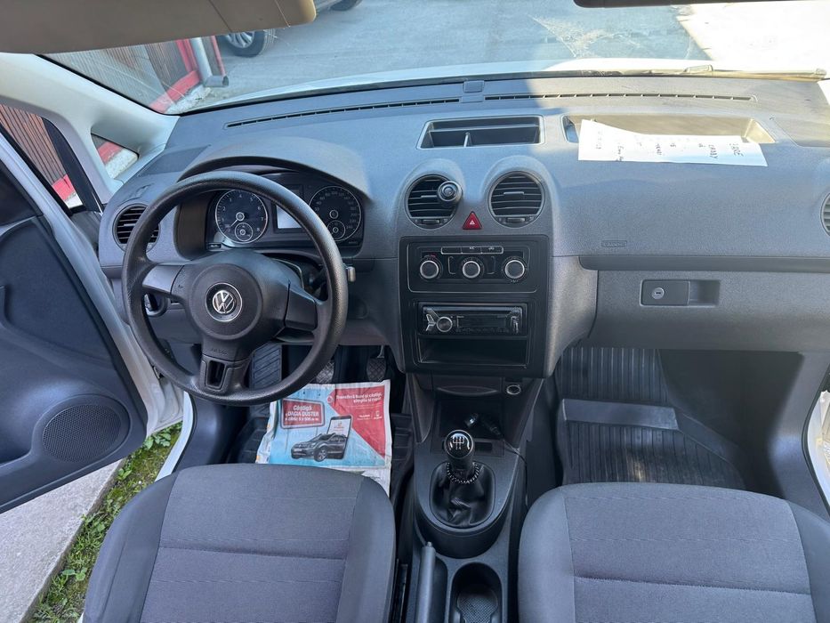 Vând Volkswagen Caddy