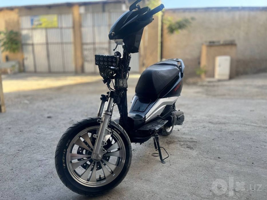 R2 italiy wasat 150kub benzinli chotki diskachalarda
