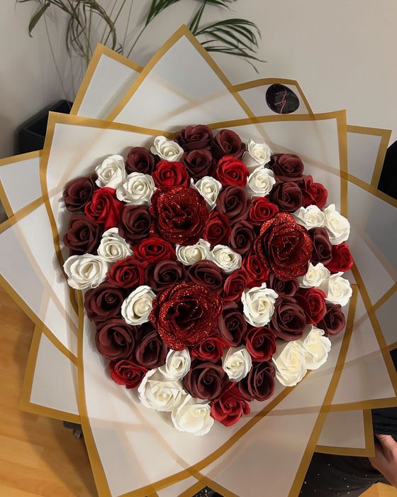 Buchet 201 trandafiri săpun/ trandafiri imperiali sclipici glitter