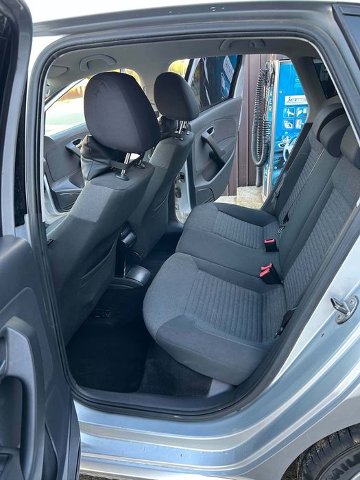 VOLKSWAGEN Polo 2012 — imagine 3
