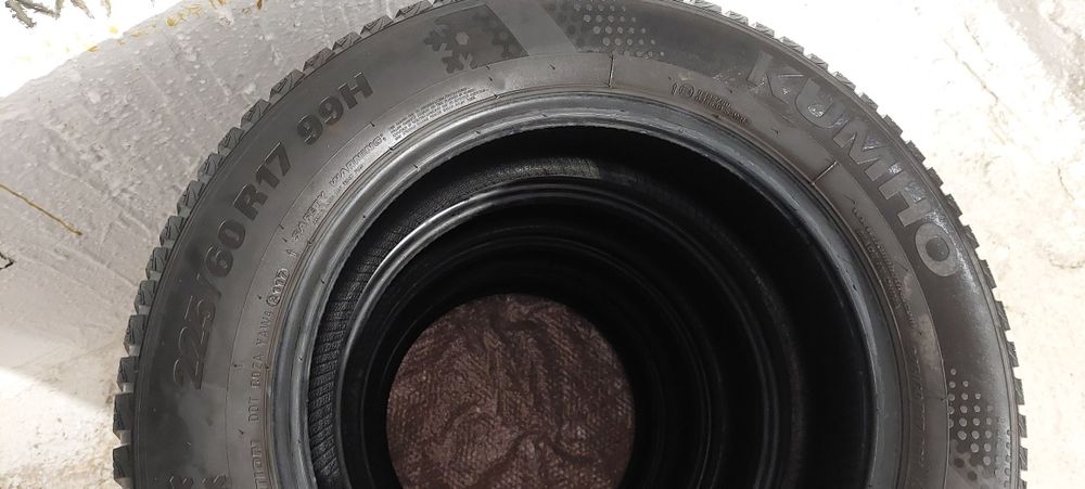 225/60 R17  99H    KUMHO  M+S