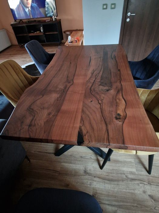 Маса от 2 орехови яна