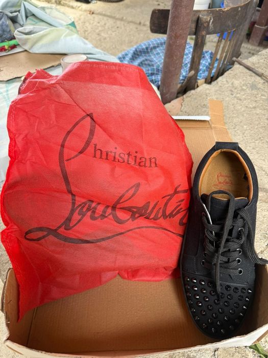 Продавам обувки Christian Louboutin