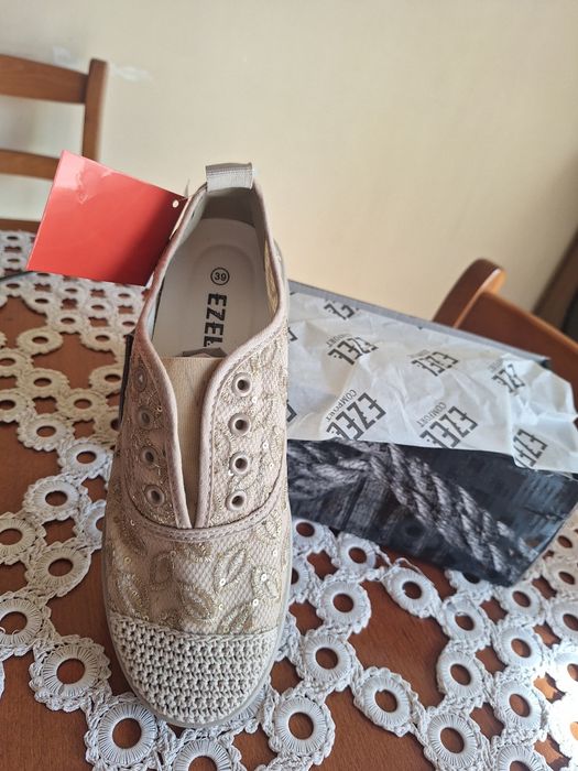 Дамски дантелени гуменки