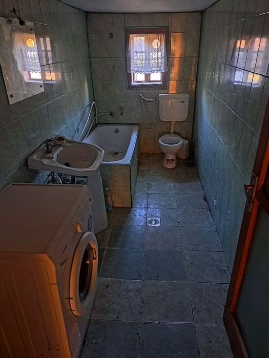 Vând casă batraneasca