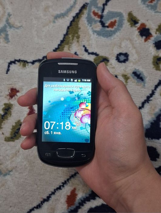 Samsung GT-S5570 2 штуки