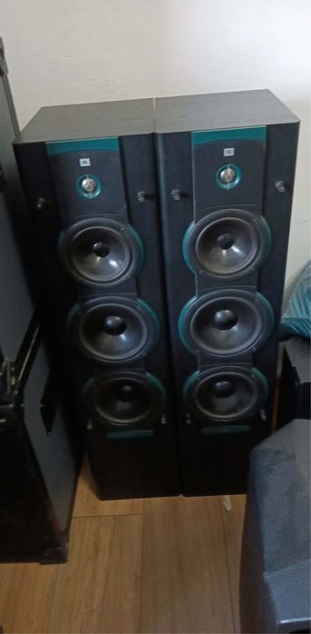 Vind boxe pasive si mixer activ