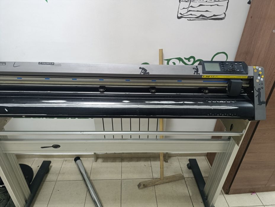 Продам профессиональный режущий плоттер Graphtec CE6000 в хорошем