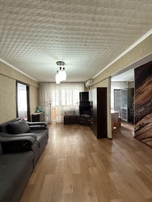 Сдаётся двух комнатная квартира