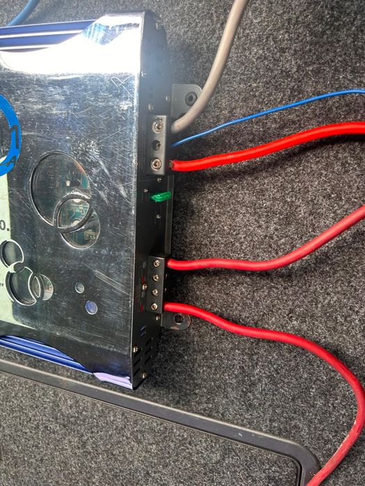 Vând Subwoofer JBL 1000W + stație+ player audio Sony