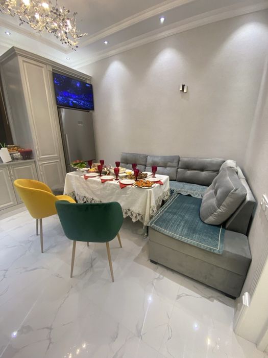 Куханная мебель, диван со столом